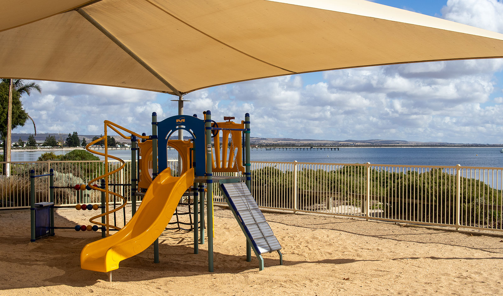 Caravan-Park-Mix-13.jpg